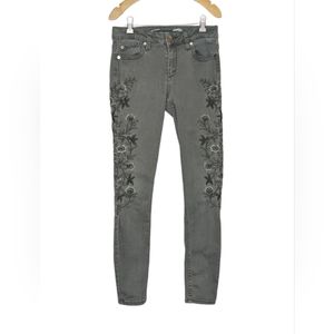 Seven7 Floral Embroidered Skinny Jeans